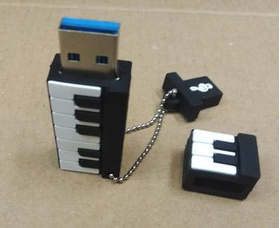 PIANO USB 3.0 - 16GB |  Δώρα Για Μουσικούς στο Pegasus Music Store